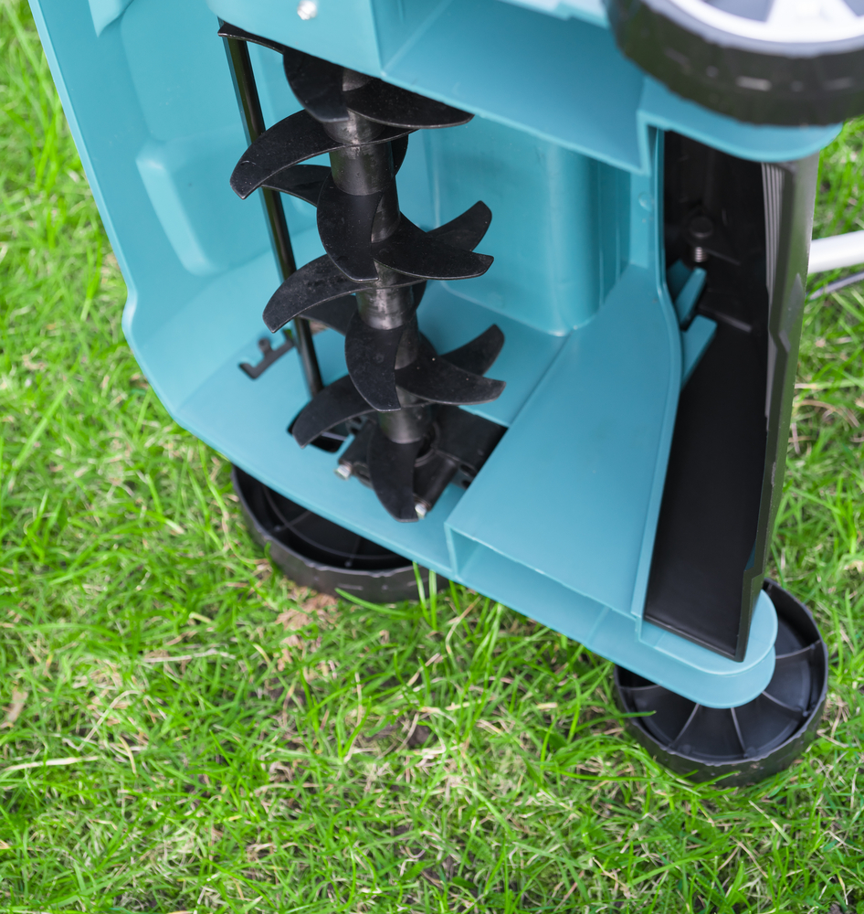 how to aerate your lawn - Scarifier Work 