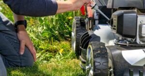 Best Oil for a Lawn Mower Engine